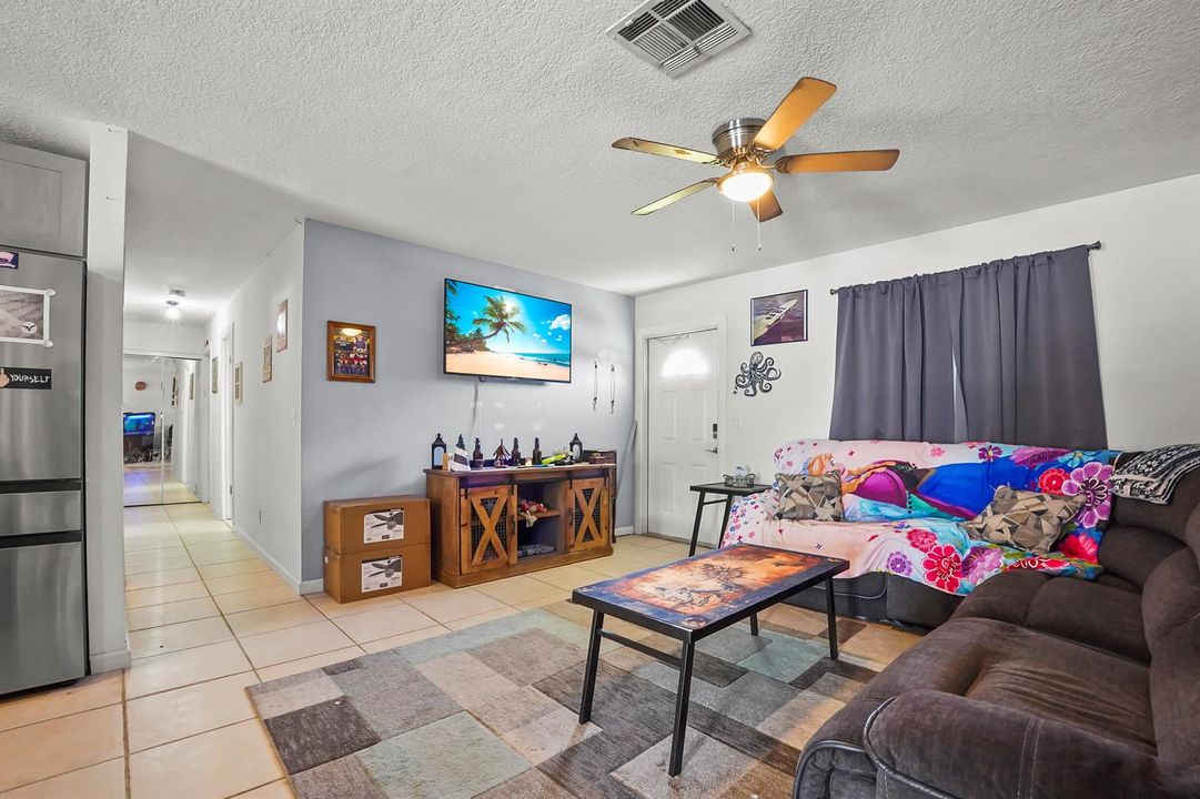 05 Living room 02
