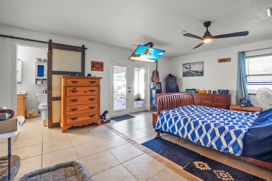 19 Bedroom 03