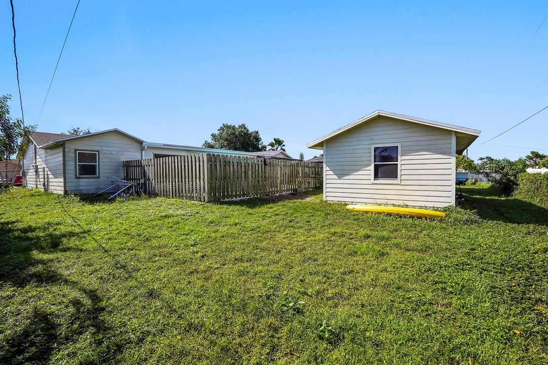 36 Backyard 04