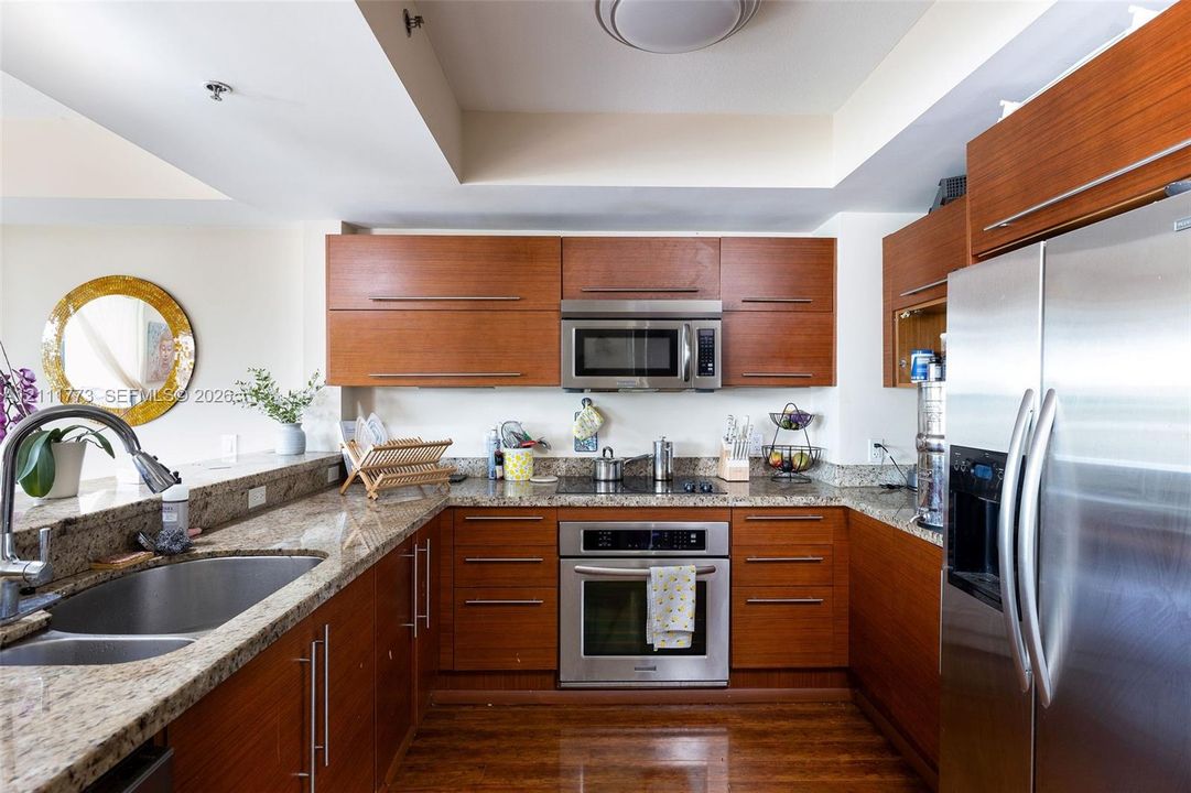 На продажу: $460,000 (2 спален, 2 ванн, 1778 Квадратных фут)