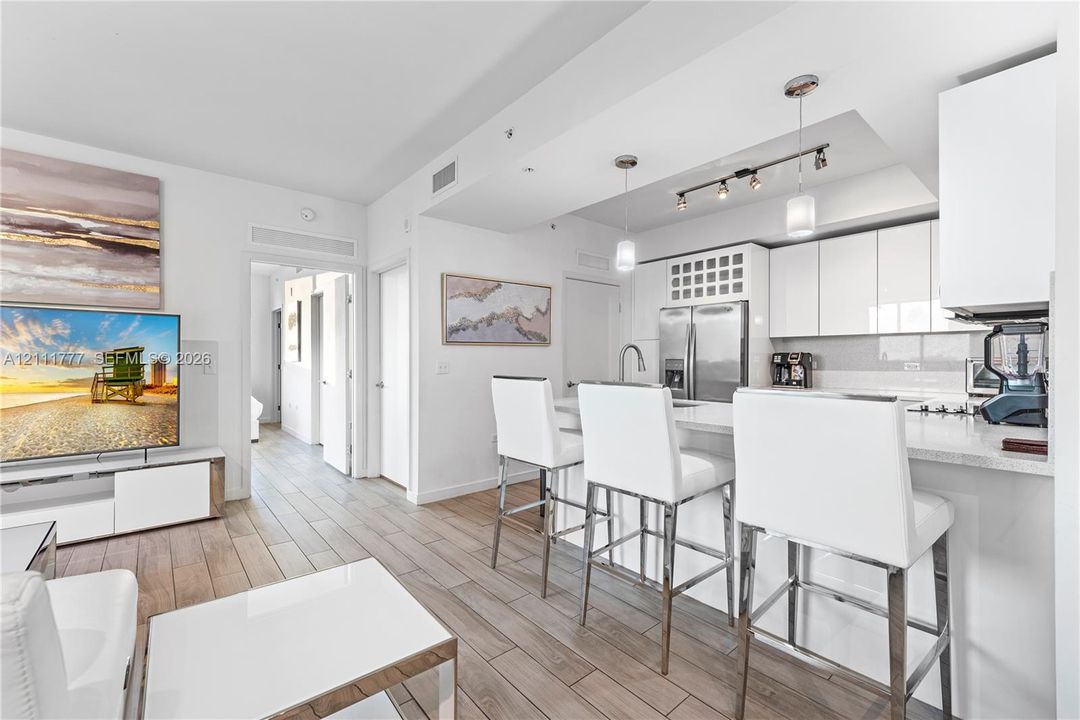 На продажу: $729,000 (2 спален, 2 ванн, 1228 Квадратных фут)