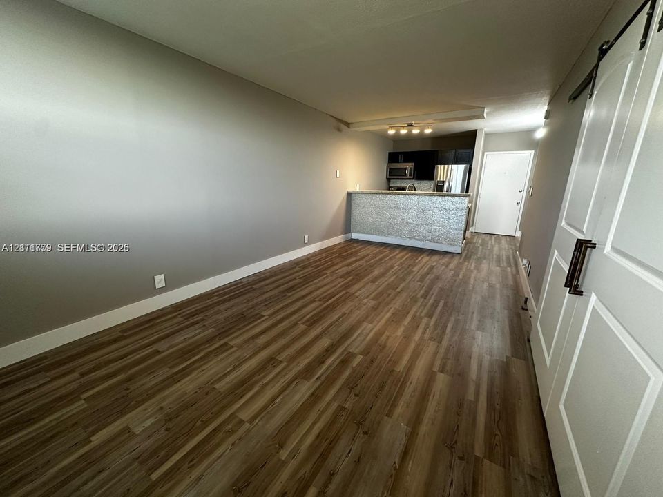 For Rent: $1,399 (1 beds, 1 baths, 475 Square Feet)
