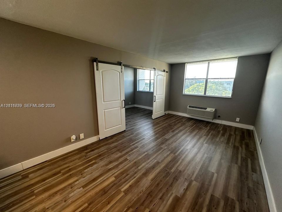 For Rent: $1,399 (1 beds, 1 baths, 475 Square Feet)