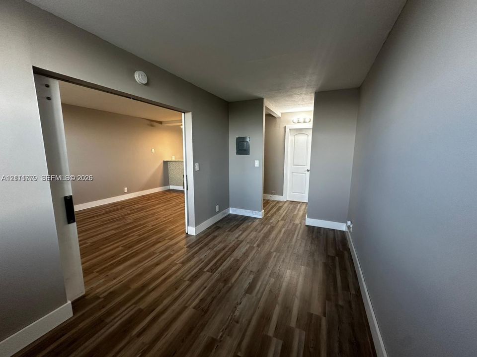 For Rent: $1,399 (1 beds, 1 baths, 475 Square Feet)