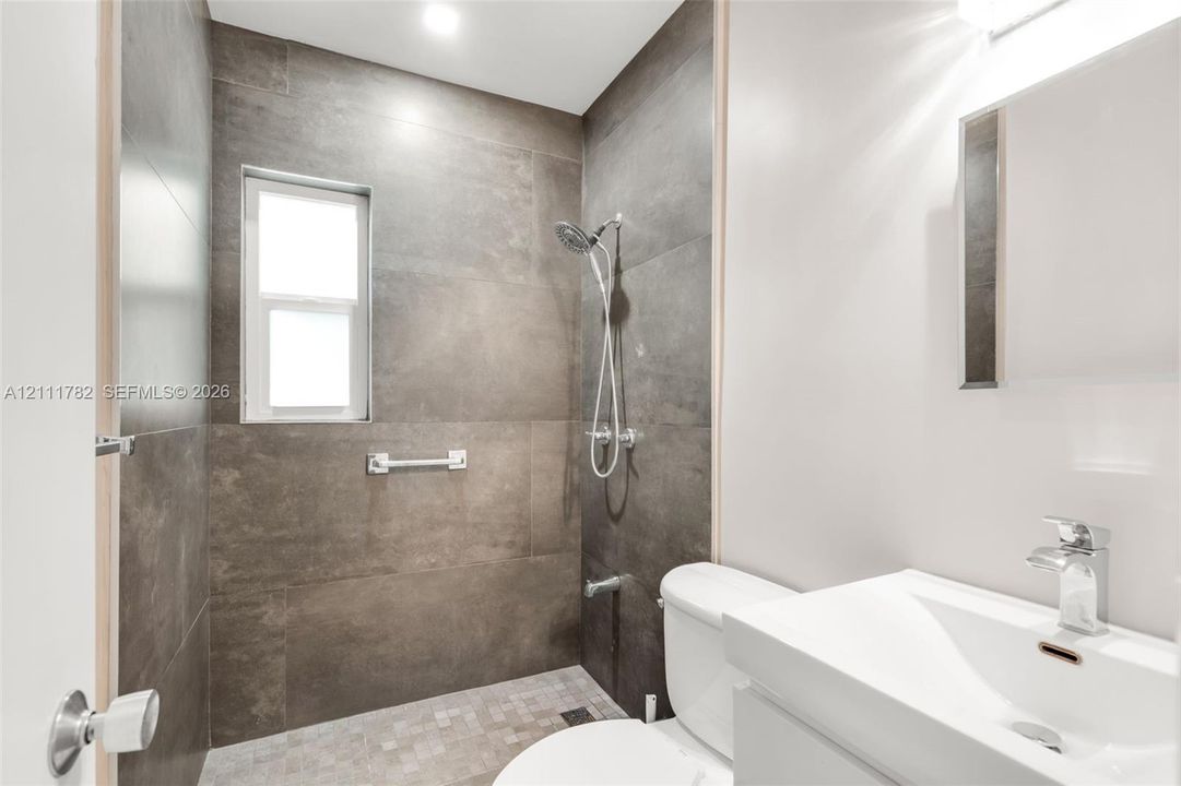 2nd Bathroom