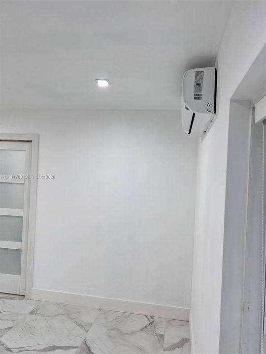 В аренду: $1,800 (1 спален, 1 ванн, 1606 Квадратных фут)