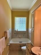 Master bath jacuzzi tub