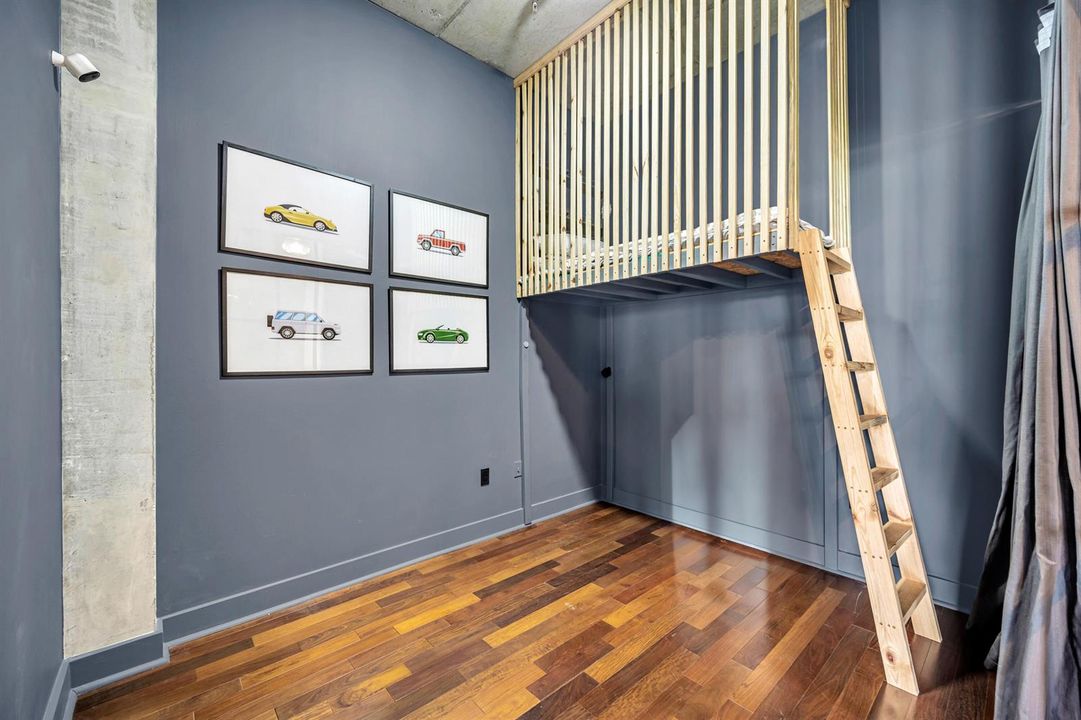 411 NW 1ST AVE APT 206-37