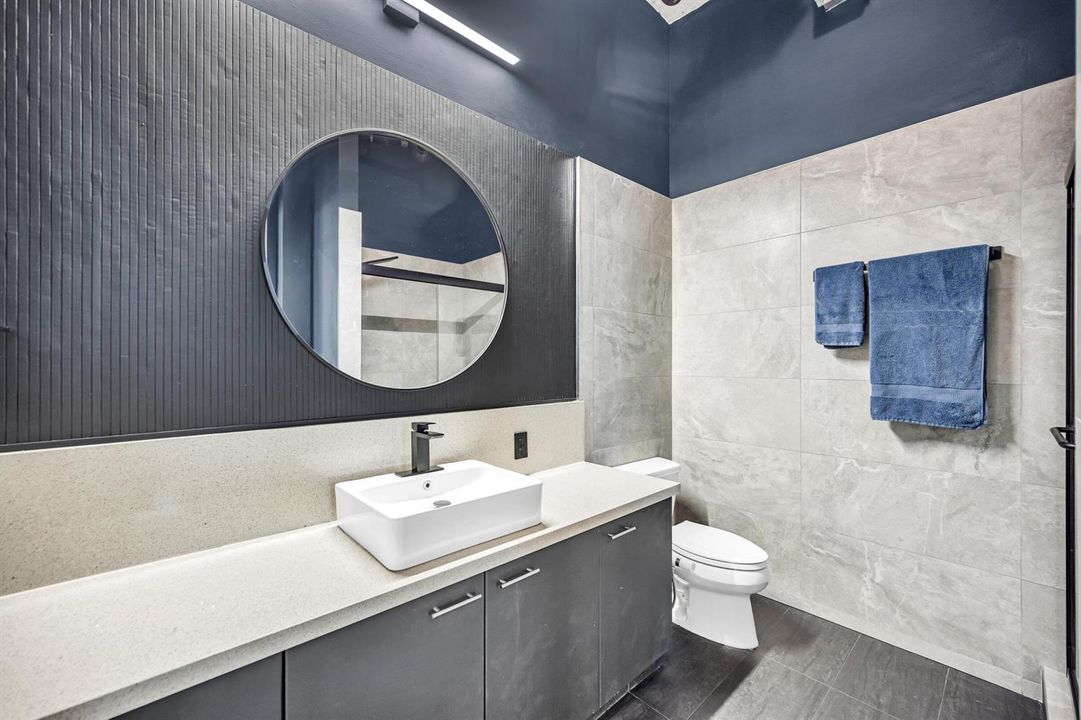 411 NW 1ST AVE APT 206-33