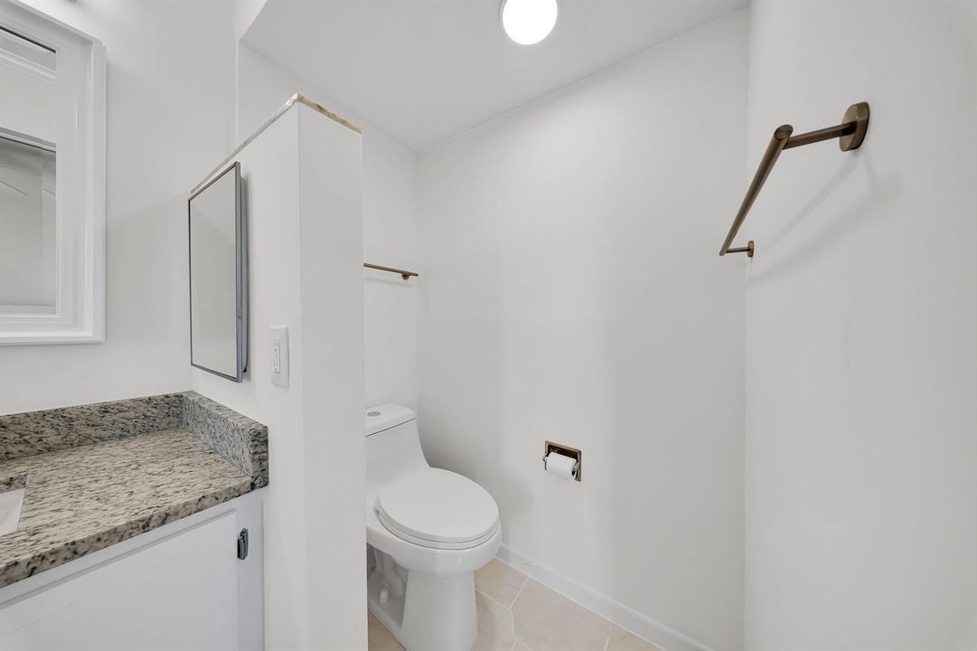 9233SW8thStUnit#305BocaRaton(28of29)