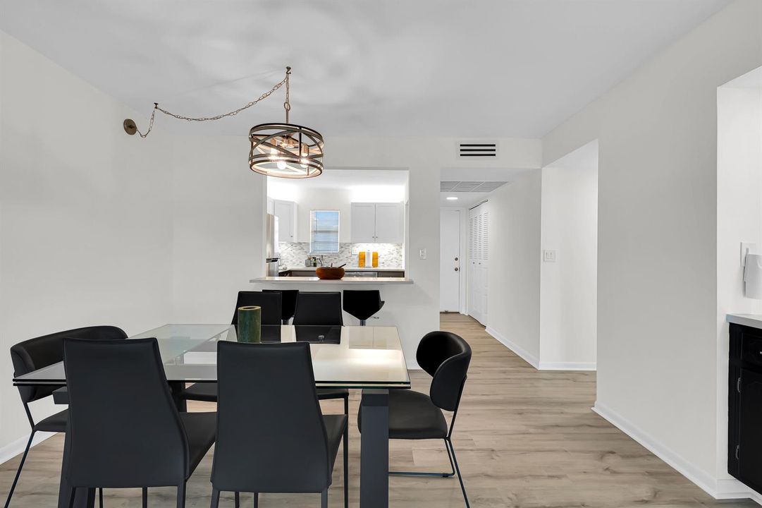 9233SW8thStUnit#305BocaRaton(16of29)