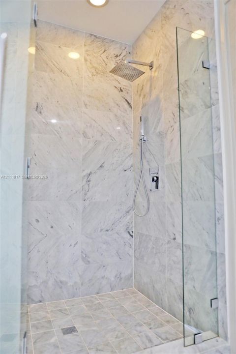For Rent: $4,350 (1 beds, 2 baths, 866 Square Feet)