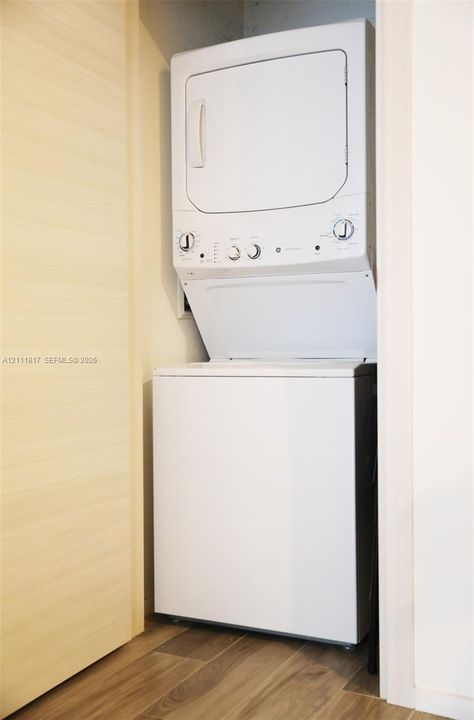 For Rent: $4,350 (1 beds, 2 baths, 866 Square Feet)