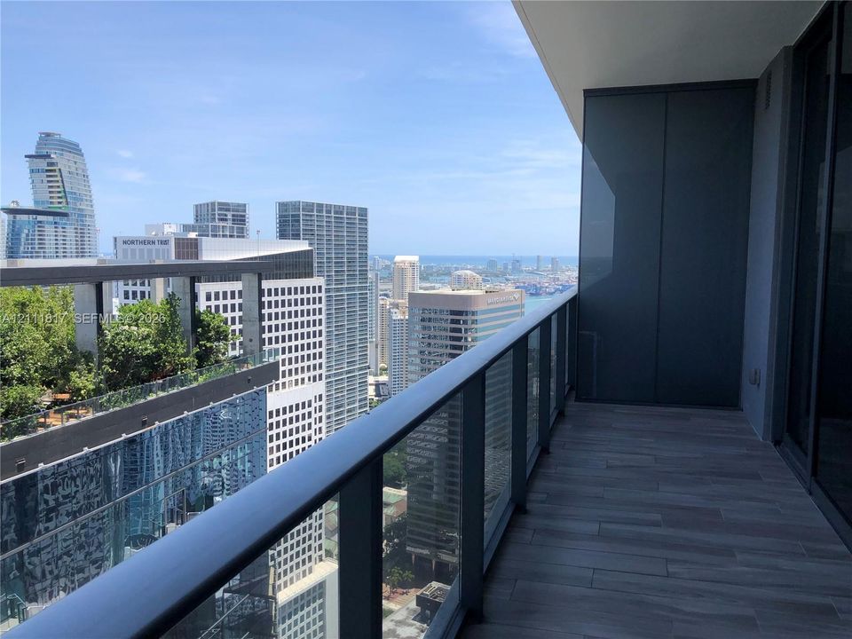 For Rent: $4,350 (1 beds, 2 baths, 866 Square Feet)