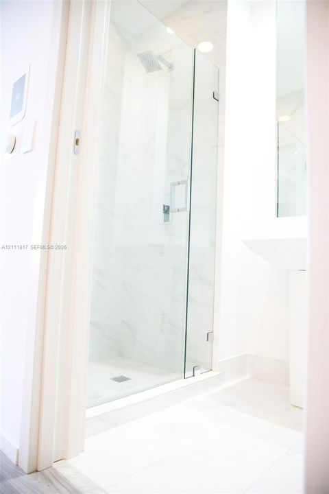 For Rent: $4,350 (1 beds, 2 baths, 866 Square Feet)
