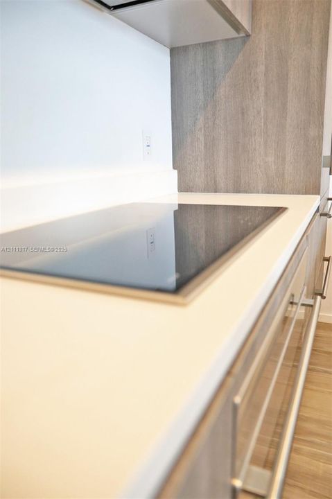 For Rent: $4,350 (1 beds, 2 baths, 866 Square Feet)