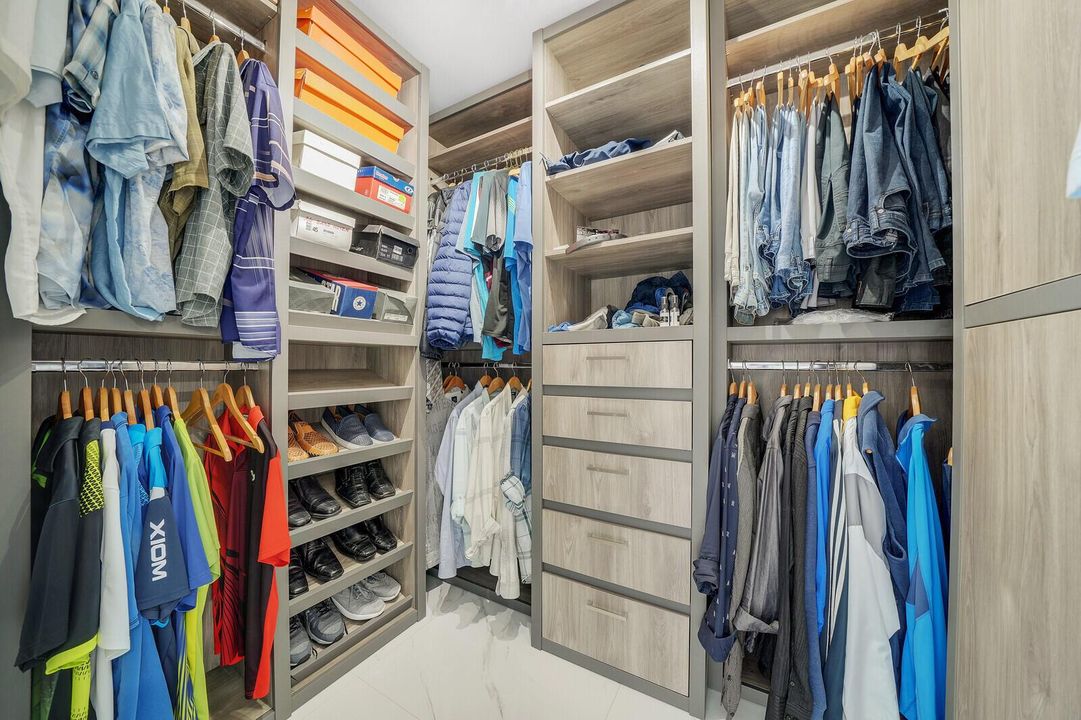 Walk in Closet