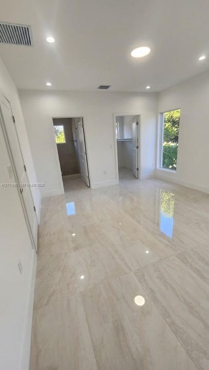 For Rent: $3,400 (3 beds, 3 baths, 1500 Square Feet)