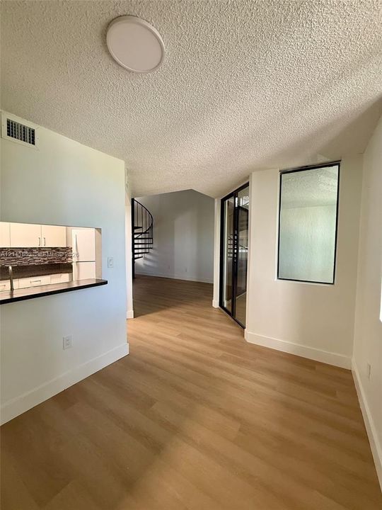В аренду: $2,300 (2 спален, 2 ванн, 1132 Квадратных фут)