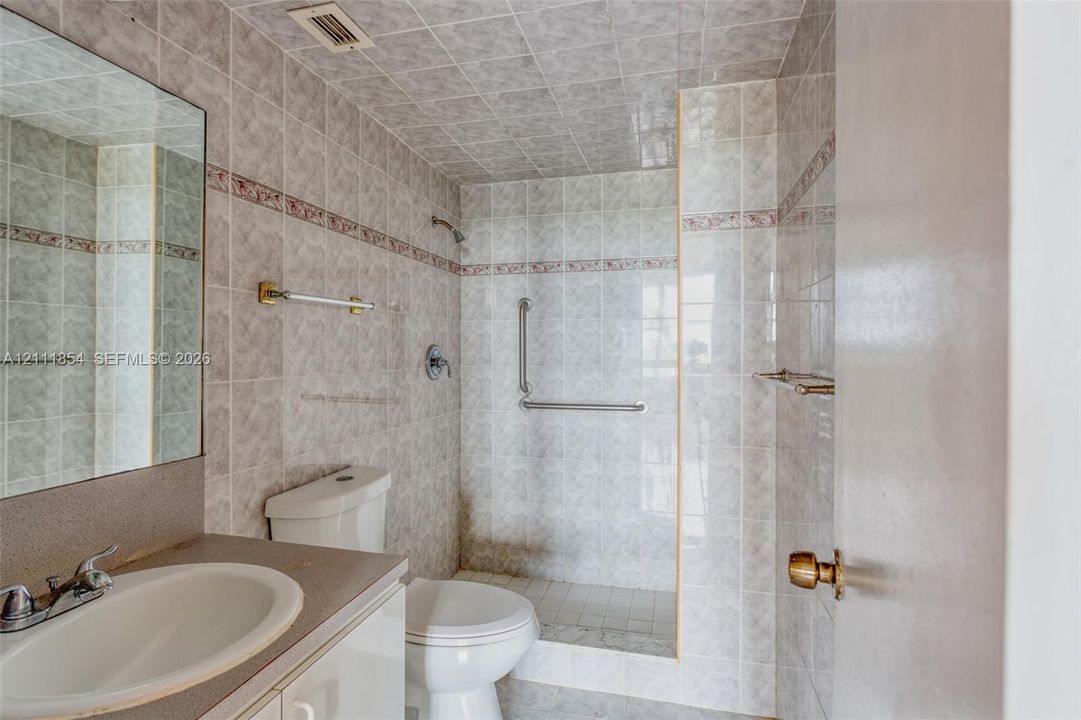 В аренду: $2,800 (2 спален, 2 ванн, 1181 Квадратных фут)
