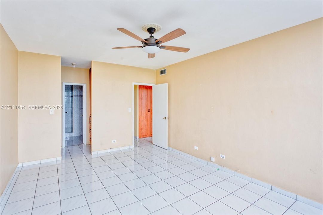 В аренду: $2,800 (2 спален, 2 ванн, 1181 Квадратных фут)