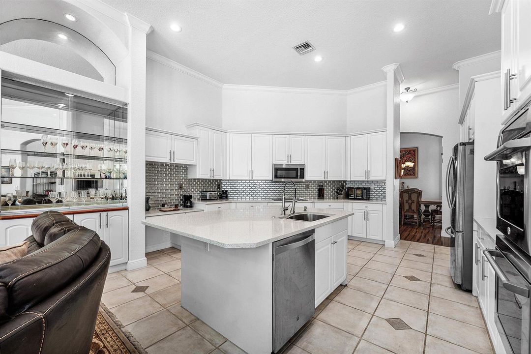 014-6973FinamoreCircle-Greenacres-FL-334
