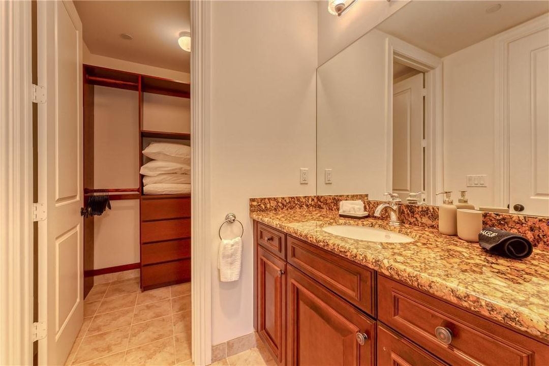 walk in closet
