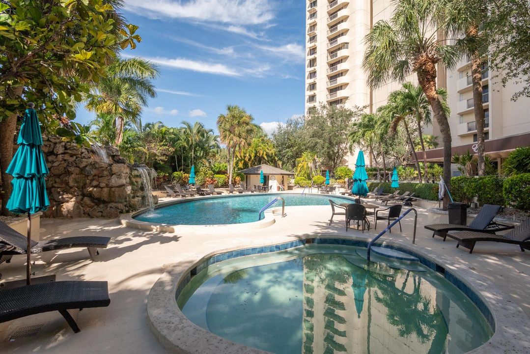 © Clark- 2480 Presidential Way 1504-00