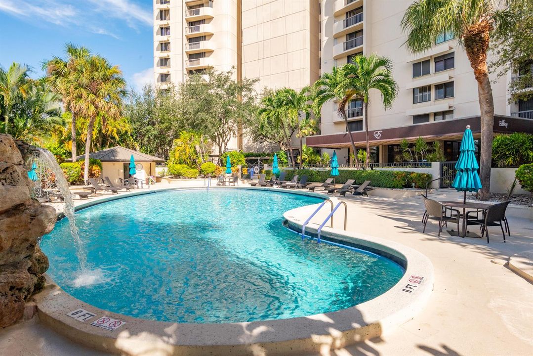 © Clark- 2480 Presidential Way 1504-00