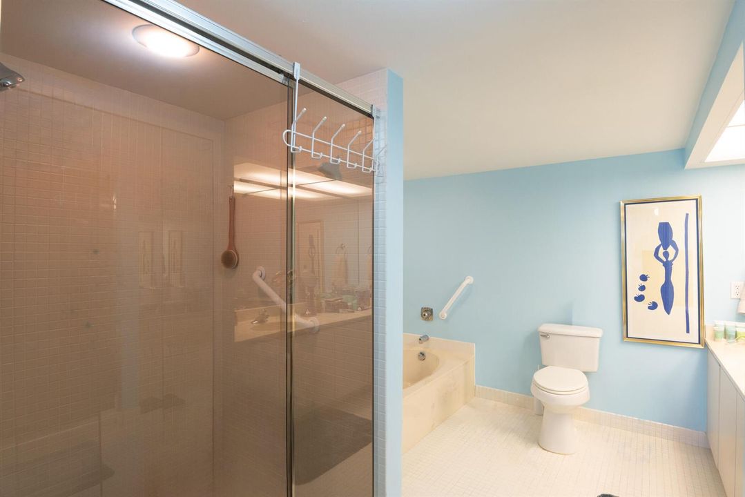 2480 Presidential Way 1103-027