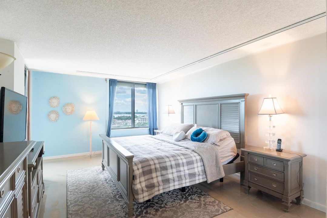 2480 Presidential Way 1103-022 (1)