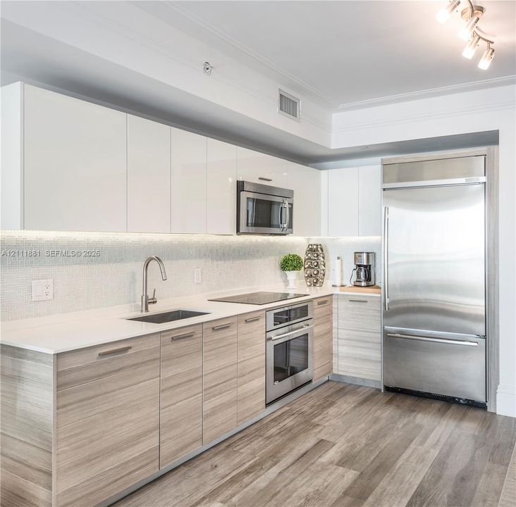 В аренду: $5,900 (2 спален, 2 ванн, 1136 Квадратных фут)