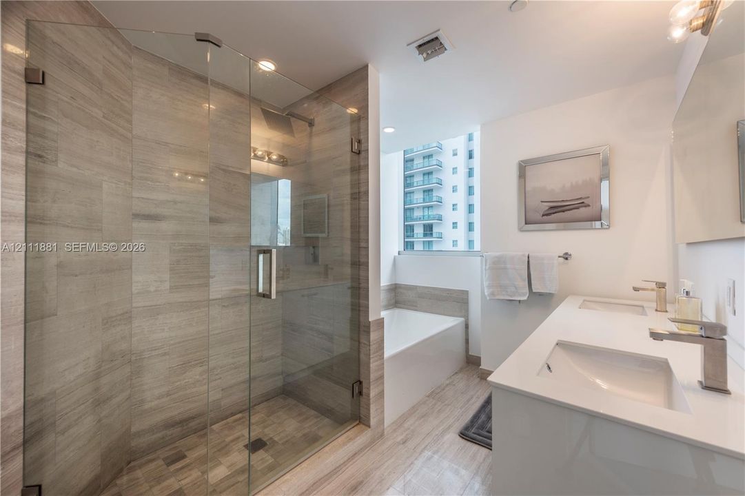 В аренду: $5,900 (2 спален, 2 ванн, 1136 Квадратных фут)