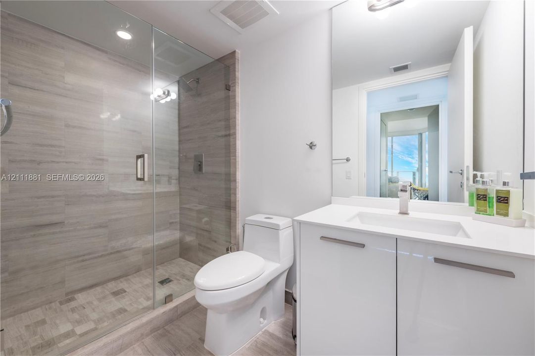В аренду: $5,900 (2 спален, 2 ванн, 1136 Квадратных фут)