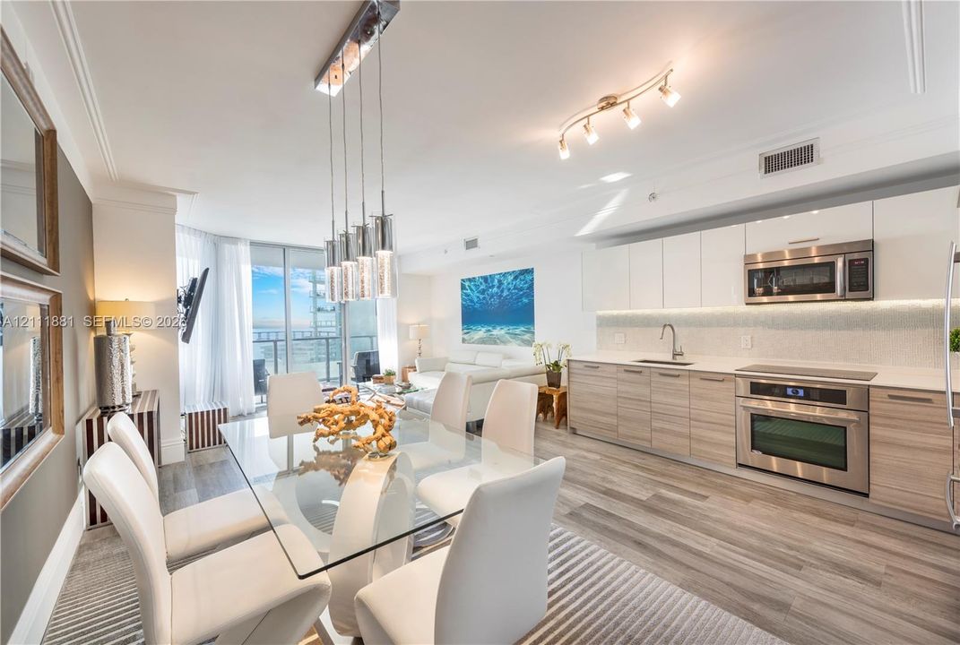 В аренду: $5,900 (2 спален, 2 ванн, 1136 Квадратных фут)