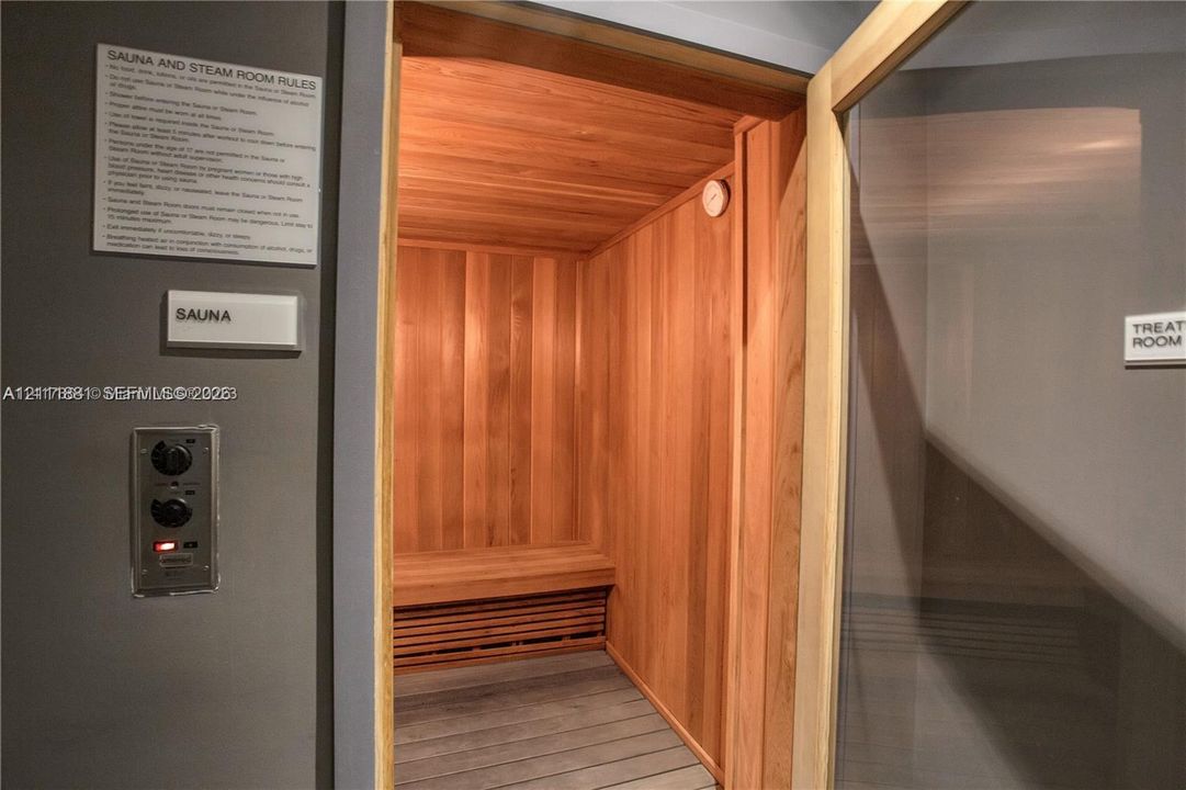 В аренду: $5,900 (2 спален, 2 ванн, 1136 Квадратных фут)