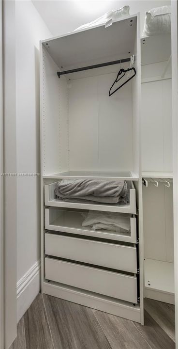 В аренду: $5,900 (2 спален, 2 ванн, 1136 Квадратных фут)