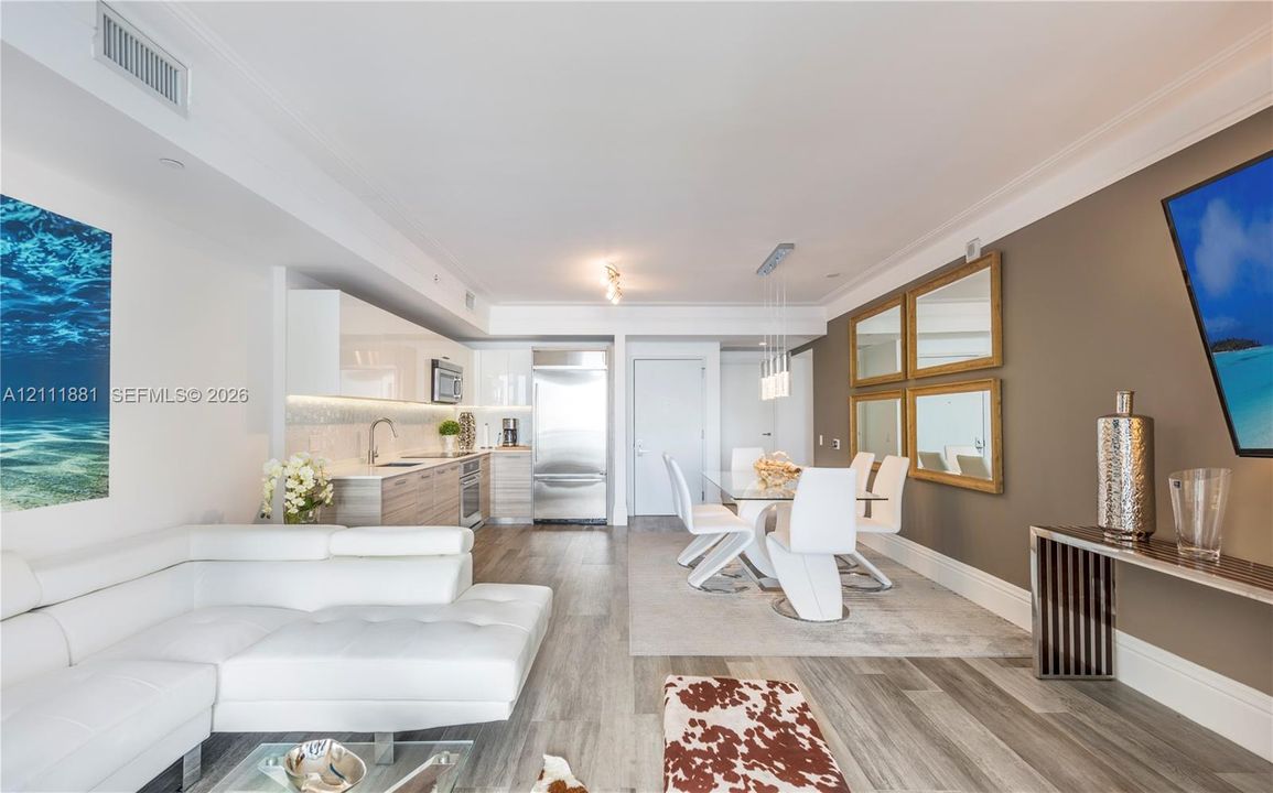 В аренду: $5,900 (2 спален, 2 ванн, 1136 Квадратных фут)