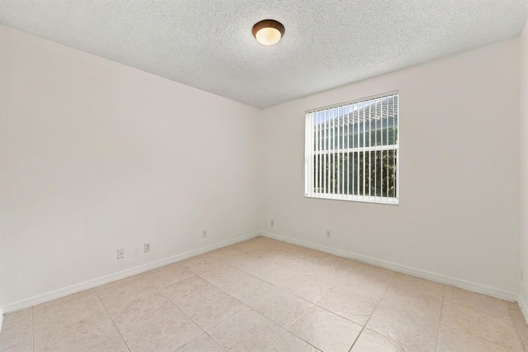 Full Main-Level Bathroom