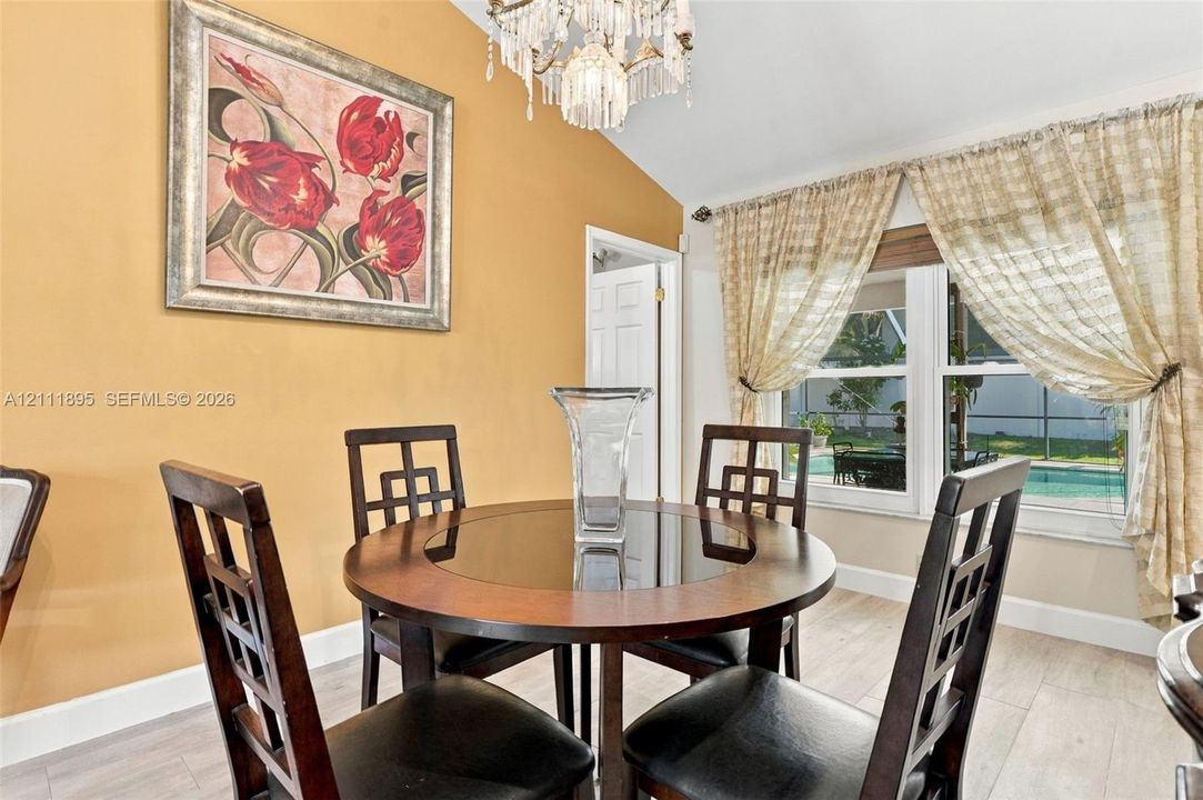 En Venta: $764,900 (4 camas, 2 baños, 2179 Pies cuadrados)