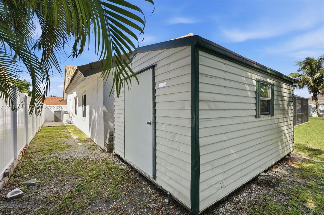 En Venta: $764,900 (4 camas, 2 baños, 2179 Pies cuadrados)