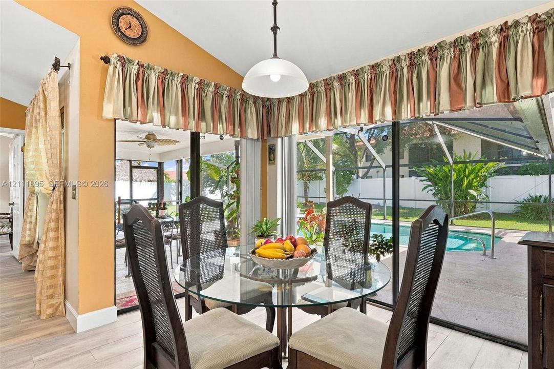 En Venta: $764,900 (4 camas, 2 baños, 2179 Pies cuadrados)