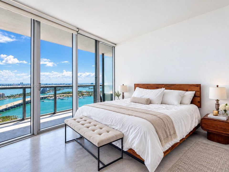 Luxury Bedroom Overlooking Turquoise Bay