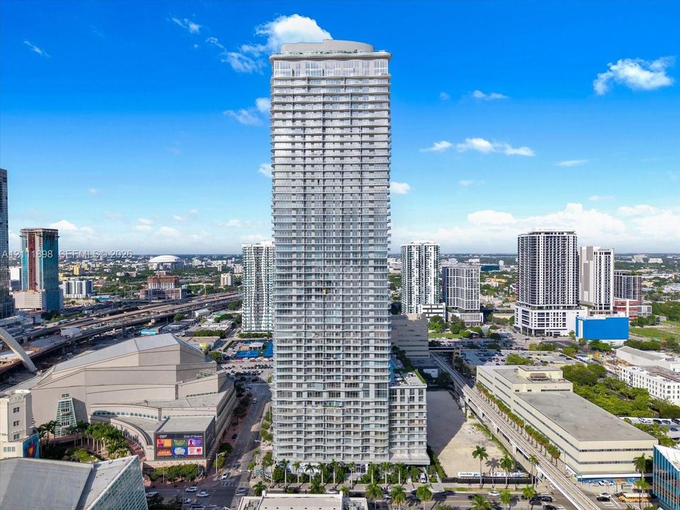 For Rent: $11,400 (2 beds, 2 baths, 1303 Square Feet)