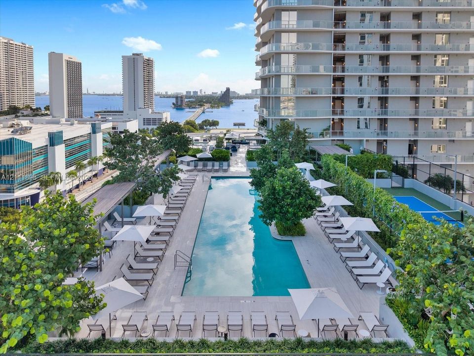 For Rent: $11,400 (2 beds, 2 baths, 1303 Square Feet)