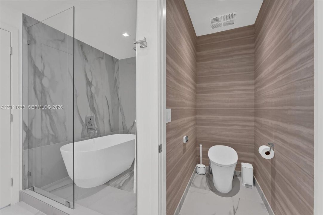 For Rent: $11,400 (2 beds, 2 baths, 1303 Square Feet)