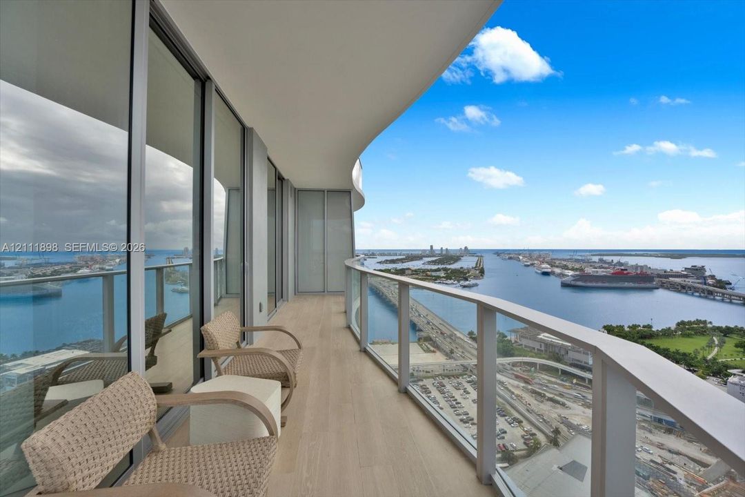For Rent: $11,400 (2 beds, 2 baths, 1303 Square Feet)