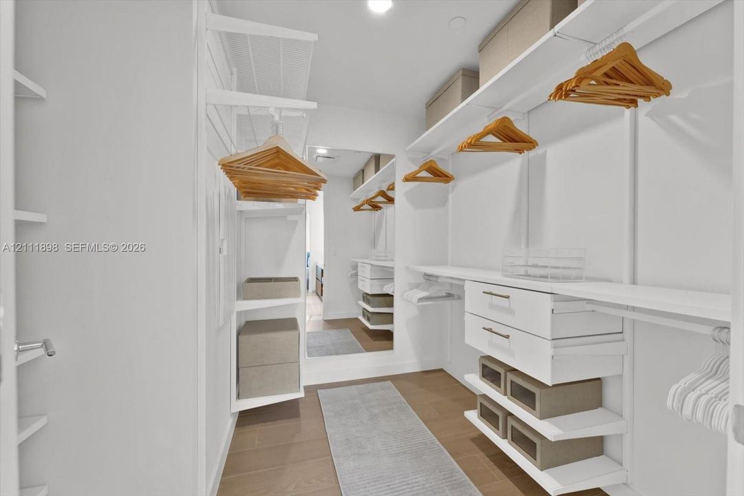 For Rent: $11,400 (2 beds, 2 baths, 1303 Square Feet)