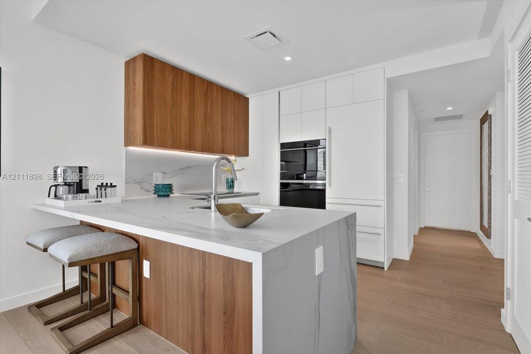 For Rent: $11,400 (2 beds, 2 baths, 1303 Square Feet)
