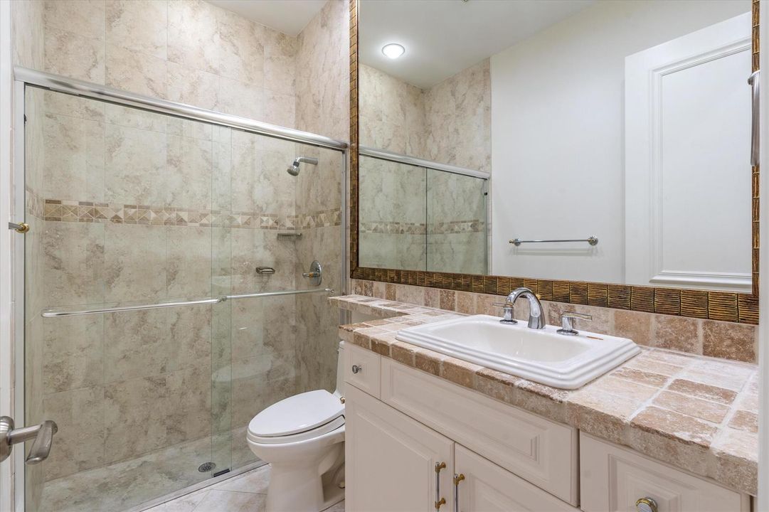 Private En Suite Bath 2